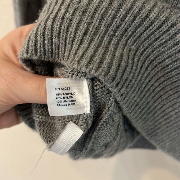 GAP Vintage Gray Cable Knit Sweater - Picture 5 of 5